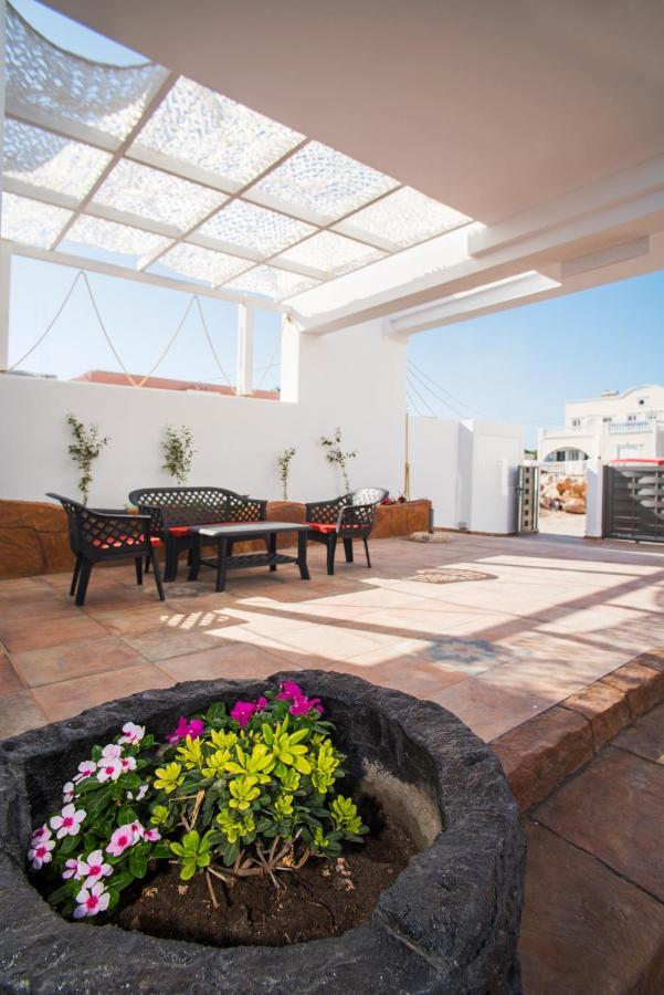 La Belle Vie - Santorini - Adults Only Apartment Kamari  Exterior photo