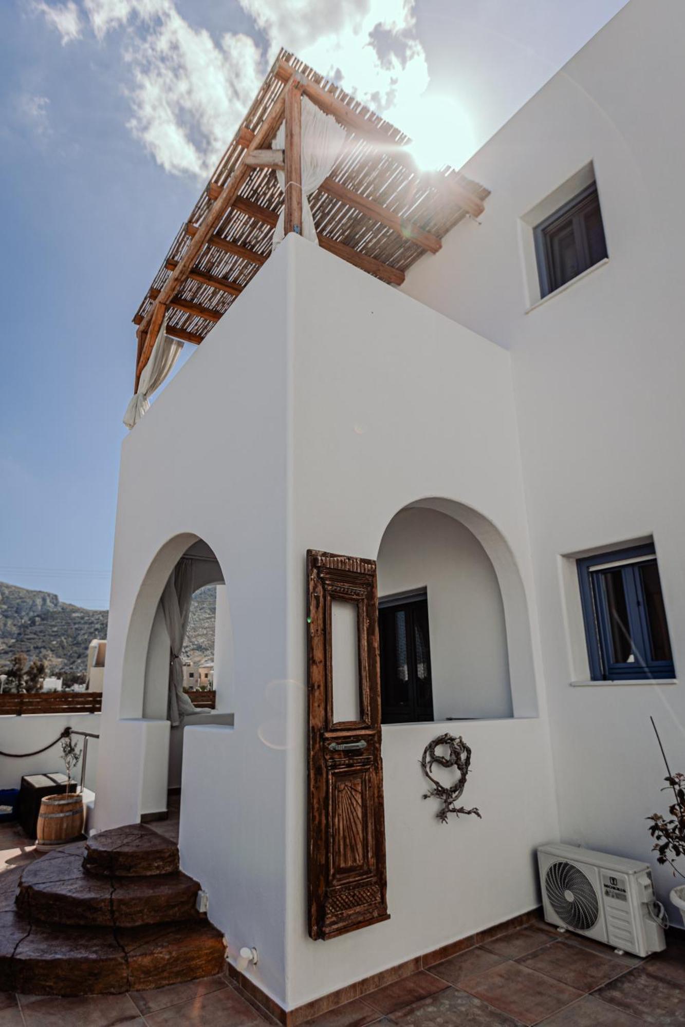 La Belle Vie - Santorini - Adults Only Apartment Kamari  Exterior photo